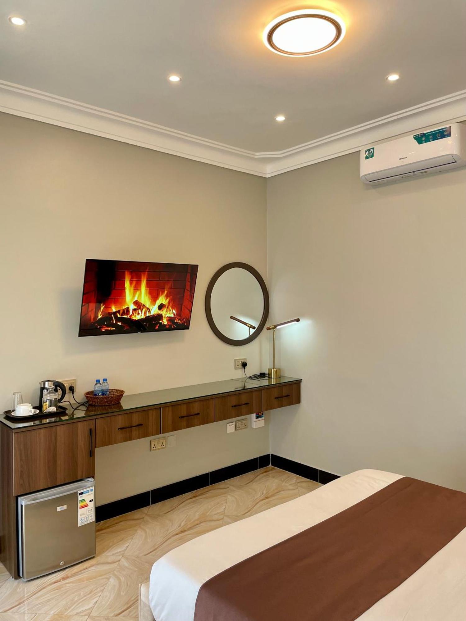 The Nook Boutique Bed & Breakfast Kampala Exterior photo