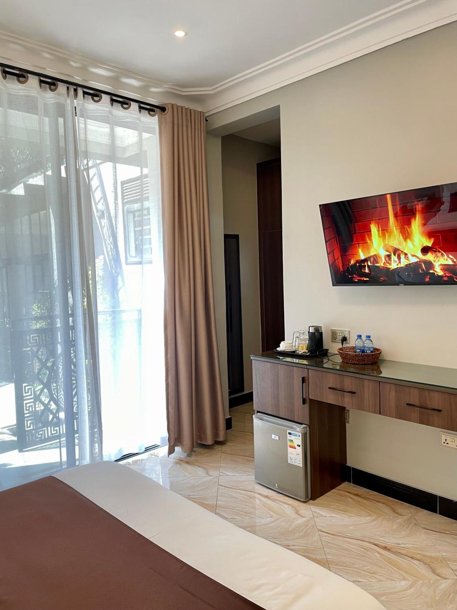 The Nook Boutique Bed & Breakfast Kampala Exterior photo